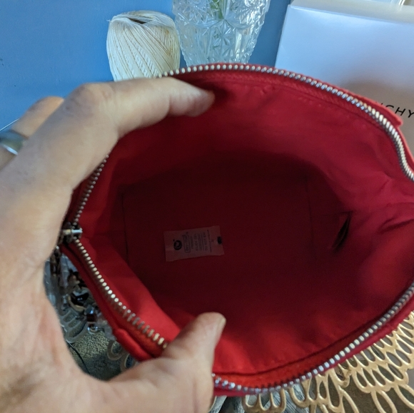 Givenchy - Picture 6 of 8